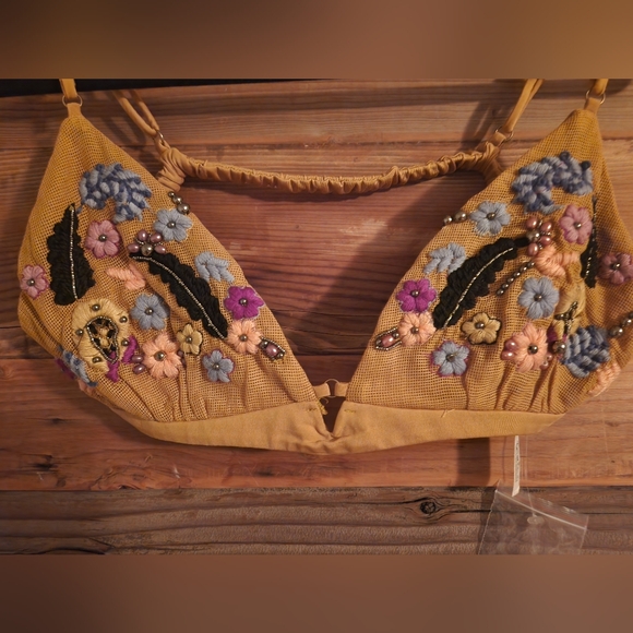 NWT SIZE LARGE Free People Calla Embellished MeshTriangle Bralette - Picture 3 of 6
